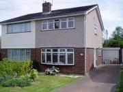 2 Bedrooms Semi detached house for rent in Beauchamps...