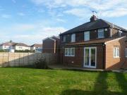 2 Bedrooms Semi detached house for rent in Byron Avenue,...