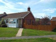 2 Bedrooms Semi detached house for rent in Hamlands...