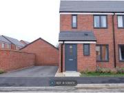2 Bedrooms Semi detached house for rent in Hutchins...
