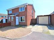 2 Bedrooms Semi detached house for rent in Oakworth...