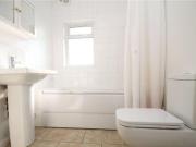 2 Bedrooms Semi detached house for rent in The Grove,...
