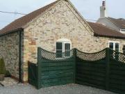 2 Bedrooms Semi detached house for rent in The Kennels,...