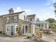 2 Bedrooms Semi detached house for sale in Commercial...