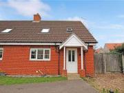2 Bedrooms Semi detached house for sale in Hilltop...
