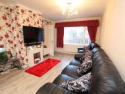 2 Bedrooms Semi detached house for sale in Lilac Avenue,...