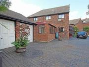 2 Bedrooms Semi detached house for sale in Southcliffe,...
