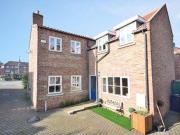 2 Bedrooms Semi detached house for sale in The Cobbles,...