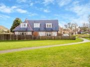 2 Bedrooms Semi detached house for sale in Westmore...