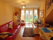 2 Bedrooms Terraced house for rent in Alderman Close,...