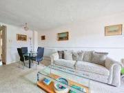 2 Bedrooms Terraced house for rent in Battle Close,...