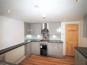2 Bedrooms Terraced house for rent in Burgess Road,...