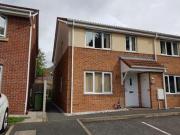2 Bedrooms Terraced house for rent in Carrfield, Hyde,...