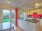 2 Bedrooms Terraced house for rent in Donald Way,...