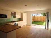 2 Bedrooms Terraced house for rent in Fawcett Road,...