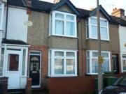 2 Bedrooms Terraced house for rent in Gammons Lane,...