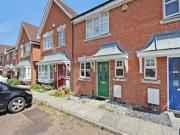 2 Bedrooms Terraced house for rent in Heathside Close,...