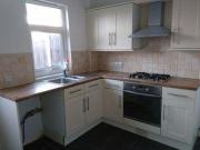 2 Bedrooms Terraced house for rent in High Street,...