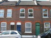 2 Bedrooms Terraced house for rent in Highbury Road,...