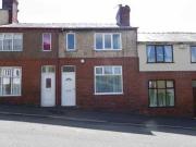 2 Bedrooms Terraced house for rent in Hillcrest Avenue,...
