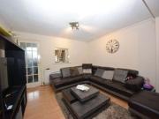 2 Bedrooms Terraced house for rent in Inglehurst...