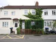 2 Bedrooms Terraced house for rent in Kings Road, Woking...