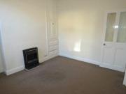 2 Bedrooms Terraced house for rent in Lockwood Street,...