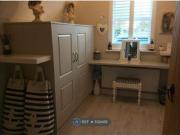 2 Bedrooms Terraced house for rent in Lodge Road,...