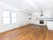 2 Bedrooms Terraced house for rent in London Stile,...