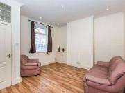 2 Bedrooms Terraced house for rent in Lovat Road,...