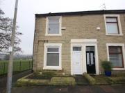 2 Bedrooms Terraced house for rent in Lyndhurst Road,...