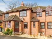 2 Bedrooms Terraced house for rent in Midwinter Avenue,...