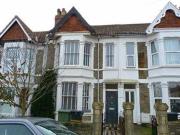 2 Bedrooms Terraced house for rent in Montrose Park,...