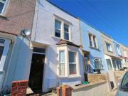 2 Bedrooms Terraced house for rent in Oak Road,...
