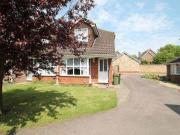 2 Bedrooms Terraced house for rent in Saffron Rise,...