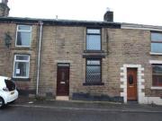 2 Bedrooms Terraced house for rent in Shaw Road, Newhey,...