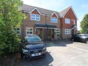 2 Bedrooms Terraced house for rent in South Croft,...