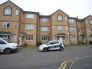 2 Bedrooms Terraced house for rent in Vicarage Square,...