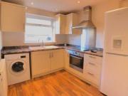 2 Bedrooms Terraced house for rent in Woodland View,...