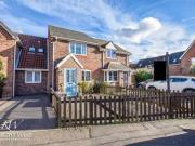 2 Bedrooms Terraced house for sale in Aldeburgh Gardens,...
