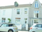2 Bedrooms Terraced house for sale in Frogmore Avenue,...