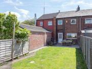 2 Bedrooms Terraced house for sale in Kirkhall Lane,...