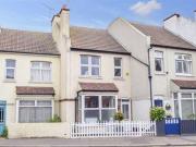 2 Bedrooms Terraced house for sale in London Road, Leigh...