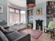 2 Bedrooms Terraced house for sale in Luton Road,...