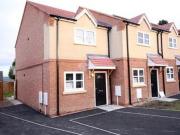 2 Bedrooms Town house for rent in Church Street,...