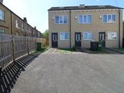 2 Bedrooms Town house for rent in Hill Top Road,...