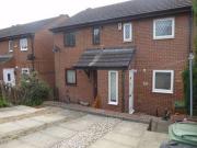 2 Bedrooms Town house for rent in Silver Royd Road,...