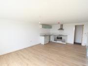 2 beds Apartment £1,050 pcm To Let Lakeside Rise,...
