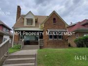 2 BR, 1 BA Apartment 1216A W CAPITOL DR, MILWAUKEE, WI 53206