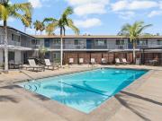 2 BR, 1 BA Apartment 1718 Ximeno Avenue Unit 2 beds, 1...